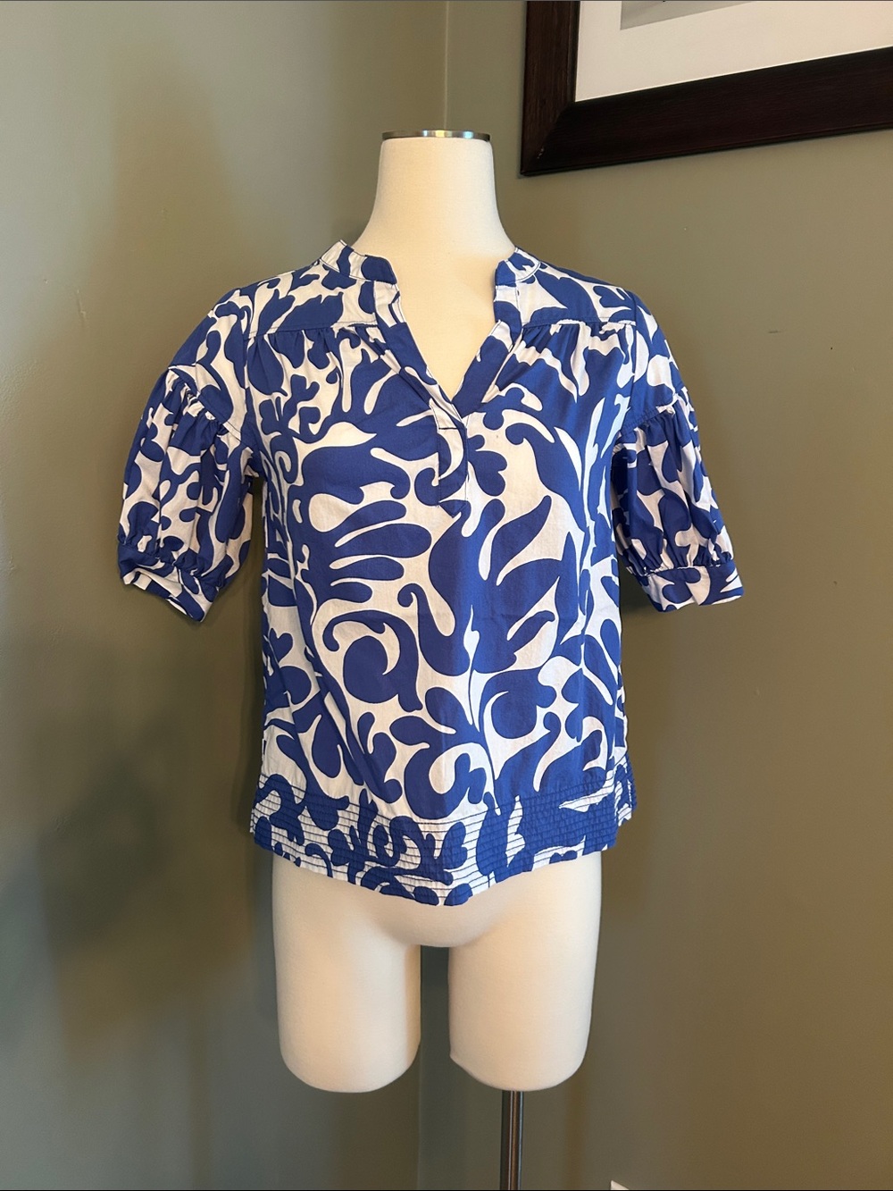 Philosophy Blue & White Printed Split-Neck Puff Sleeve Top